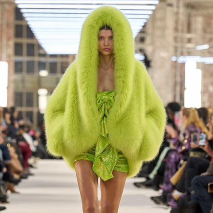 Abrigo con capucha de piel sintética de zorro verde para mujer