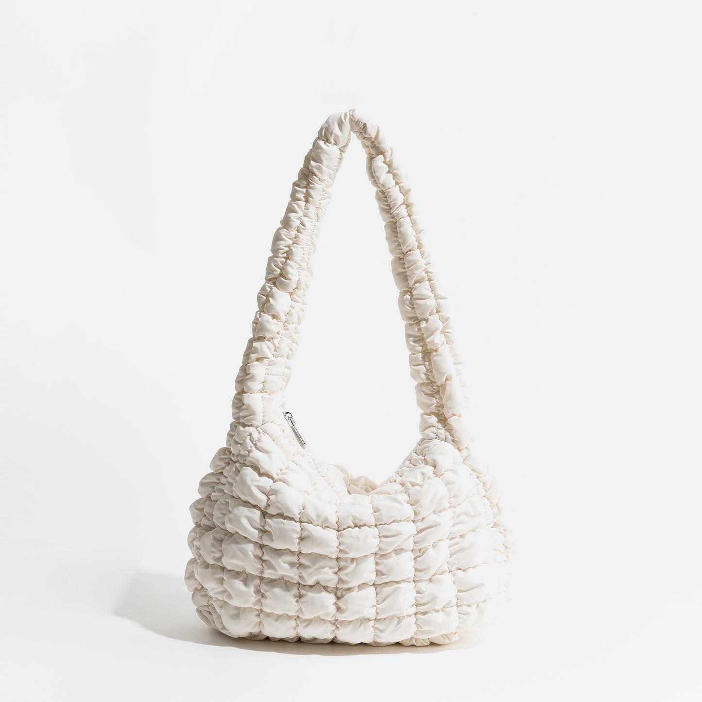 Bolso de hombro acolchado de tendencia simple Bolso de mujer tipo hobo con plumas acolchadas